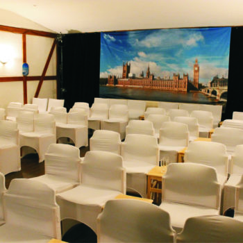 Saal im kleinen Kunstschützen